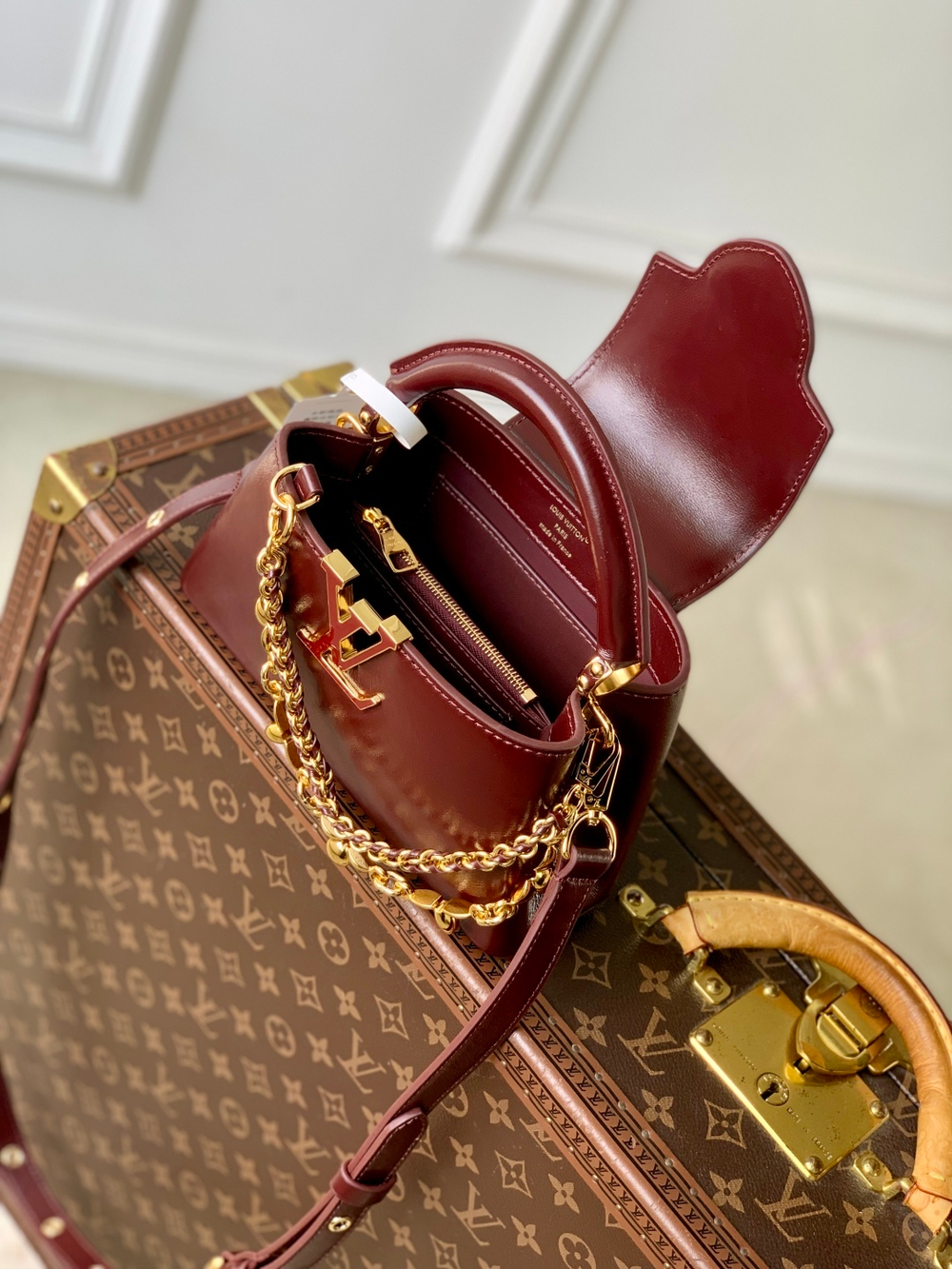 Louis Vuitton Capucines East West Mini