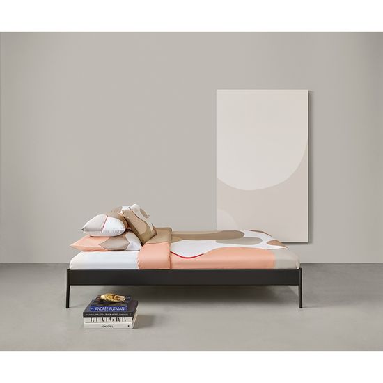 Набор из двух наволочек из сатина  бежевого цвета с авторским принтом из коллекции freak fruit, 70х70 см