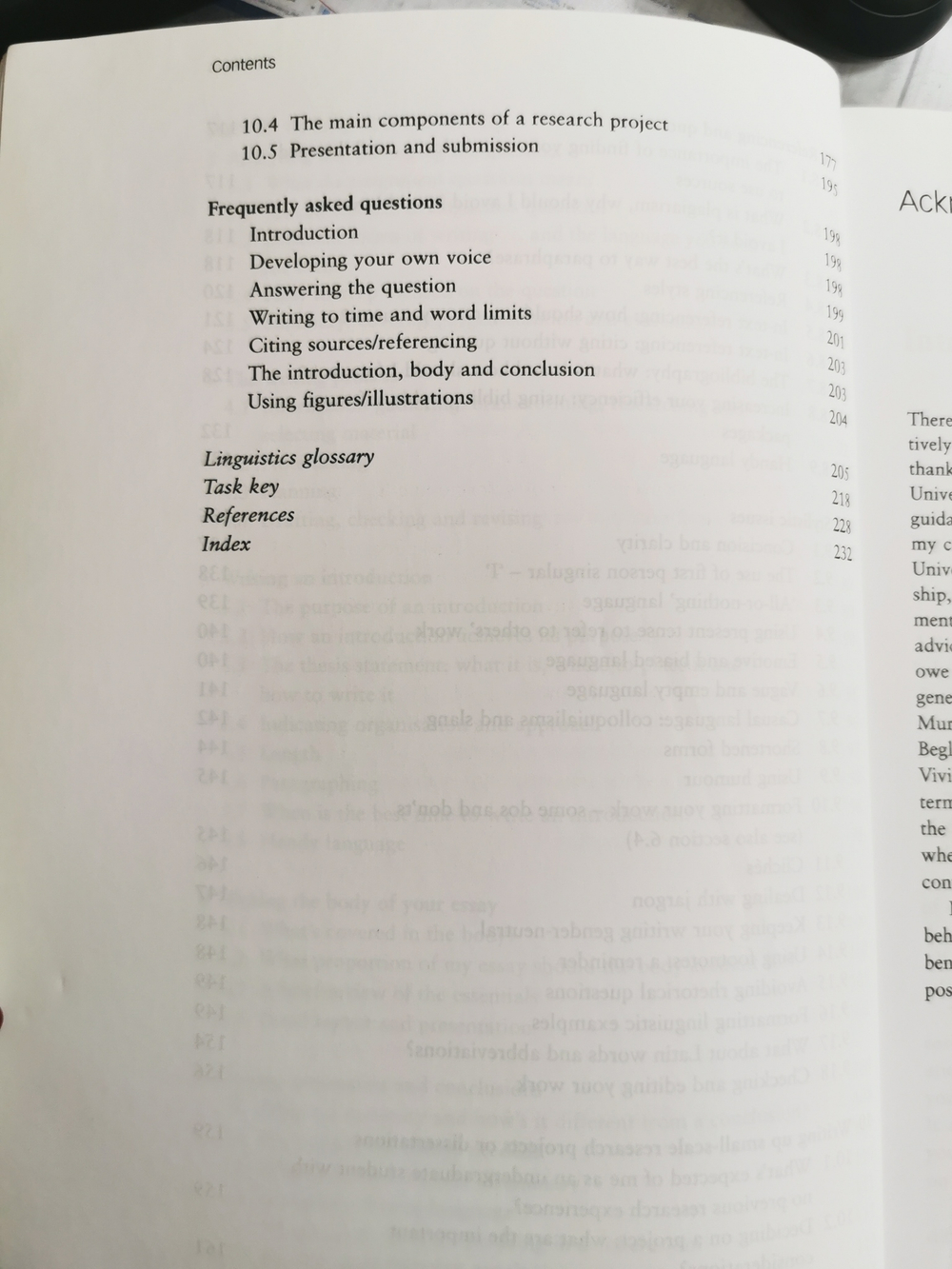 Writing Essays in English Language and Linguistics