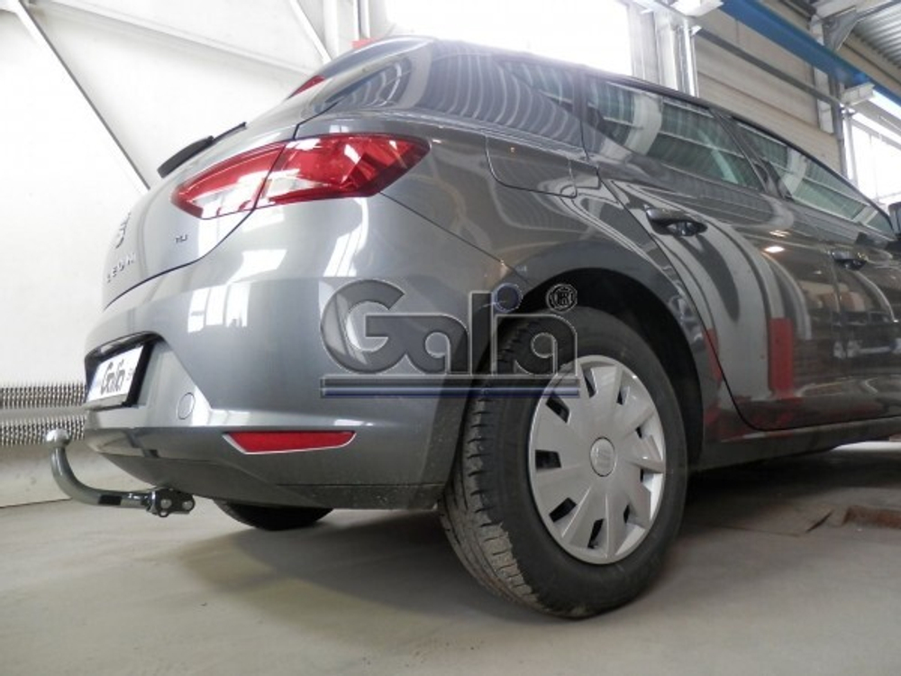 Фаркоп оцинкованный Galia A048A для Volkswagen Golf хетчбек 5 дв., Audi A3 хетчбек 3/5 дверей 2012- (паспорт и сертификат в комплекте)(без электрики)