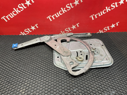 Стеклоподъемник механический левый