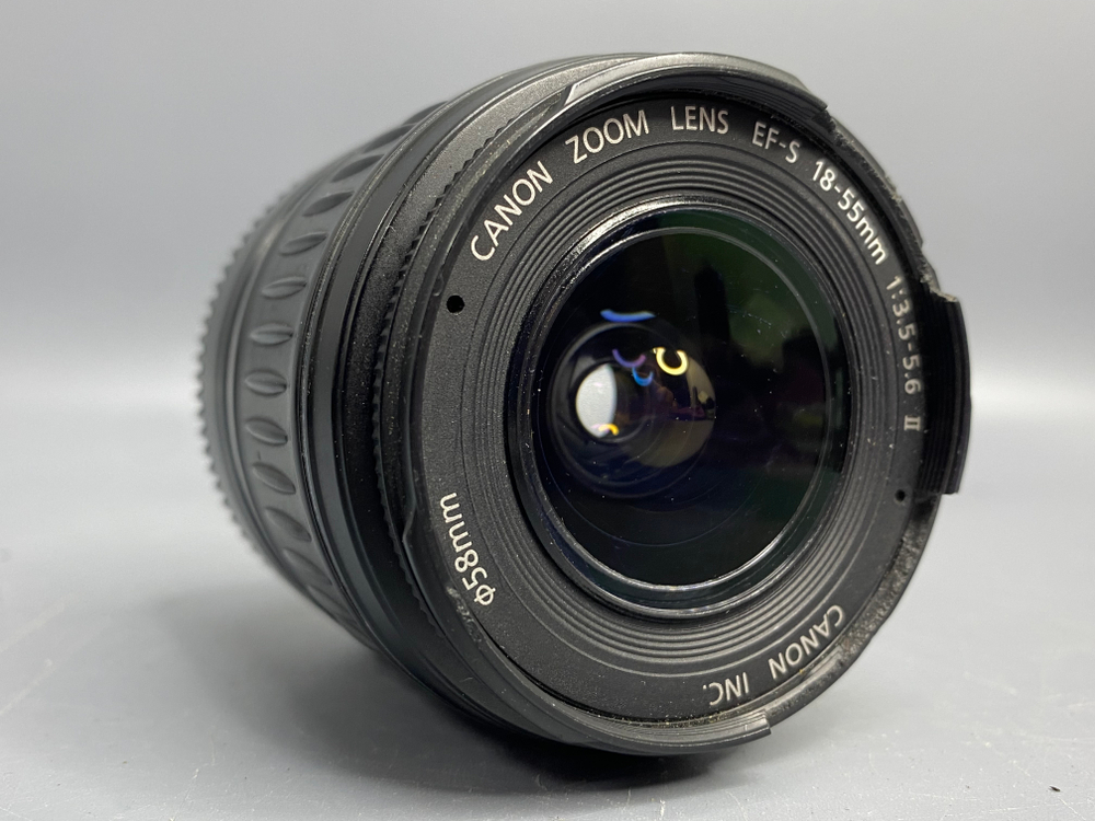 Canon EF-S 18-55mm f/3.5-5.6 II скол