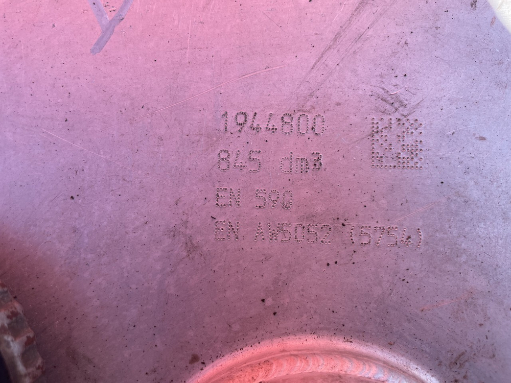 Бак топливный 850L