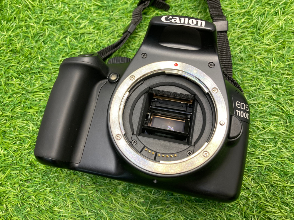 Canon 1100D Kit 18-55mm 3.5-5.6 IS II 3800 кадров
