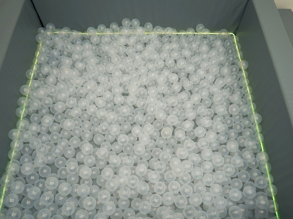 Сухой бассейн с шариками и RGB-подсветкой