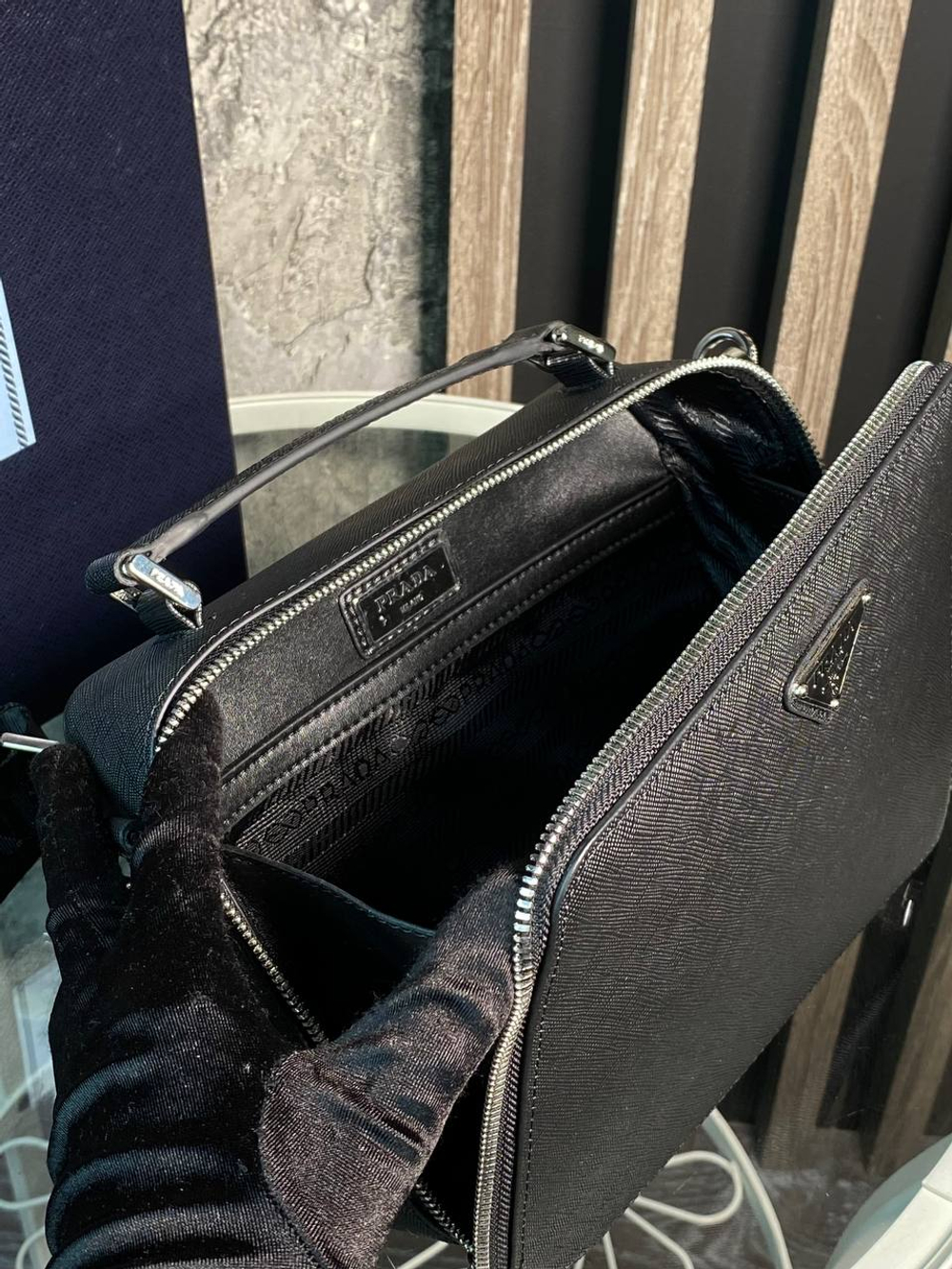 Сумка-мессенджер Prada