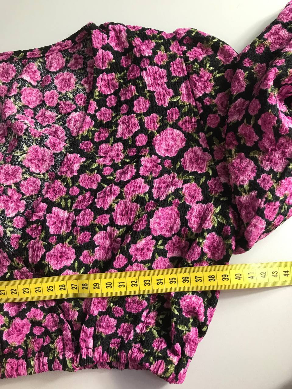 Блузка короткая, визуально 42 размер