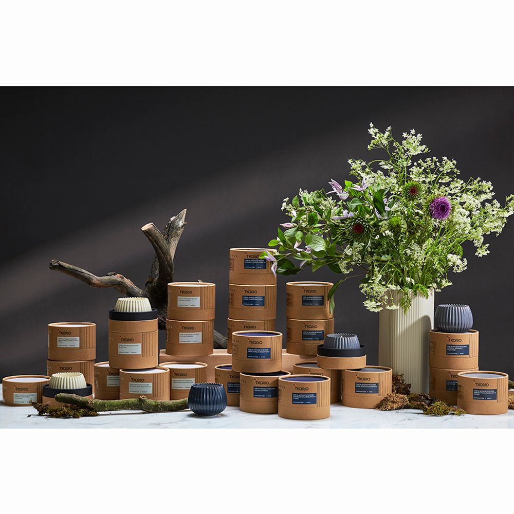 Свеча ароматическая Sandalwood, Bergamot & Citrus из коллекции Edge, серый, 30 ч