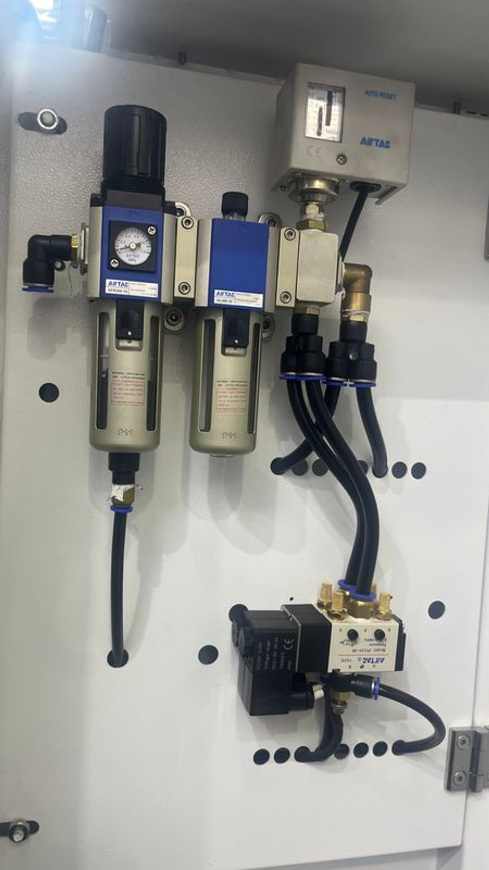 Вертикальный фрезерный обрабатывающий центр B-Power LV-855A 10000 WP1