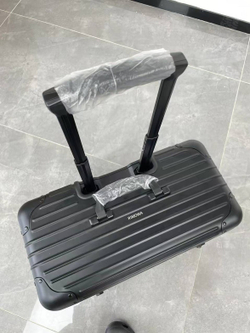 Дорожный чемодан Rimowa