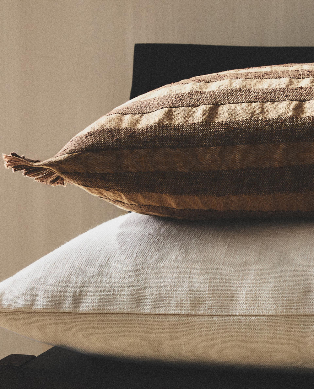 Zara Home наволочка декоративная из хлопка, коричневый, в полоску, 40x60 см