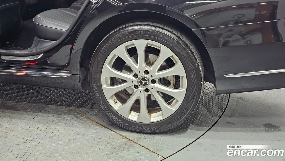 Mercedes-Benz E-Class W213 E220d 4MATIC Exclusive (10.2019)