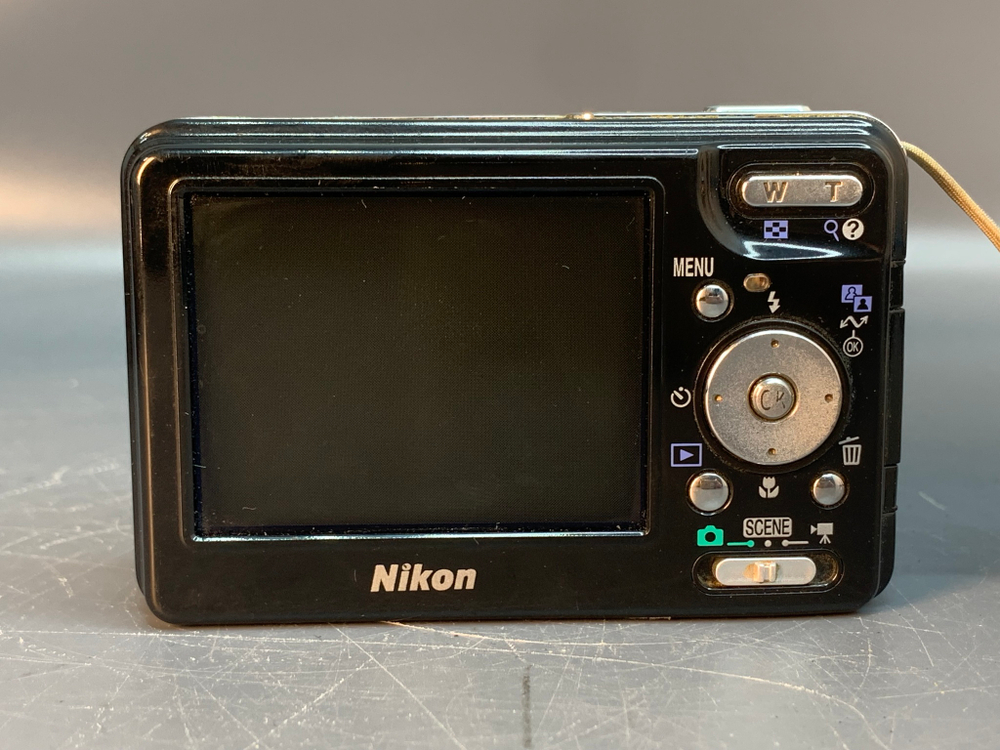Nikon Coolpix S1