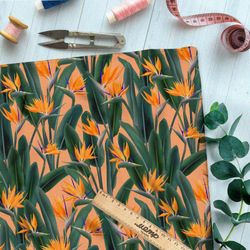 Ткань мембрана насыщенные жёлтые цветы и листья в закате