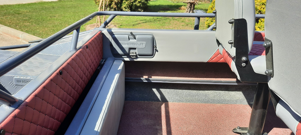 Алюминиевая лодка Berkut S Cabin HT