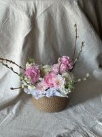 Композиция в плетеной корзине-размер S