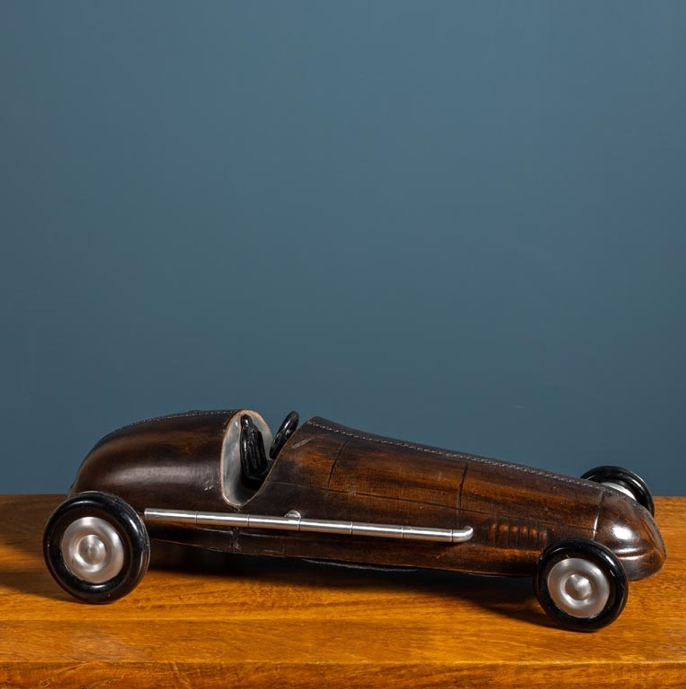 Модель автомобиля из кожи 61 см 31874