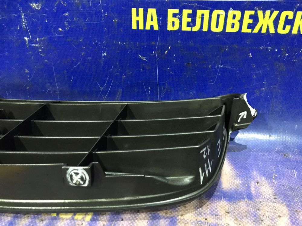 Решетка радиатора TOYOTA COROLLA 1999
