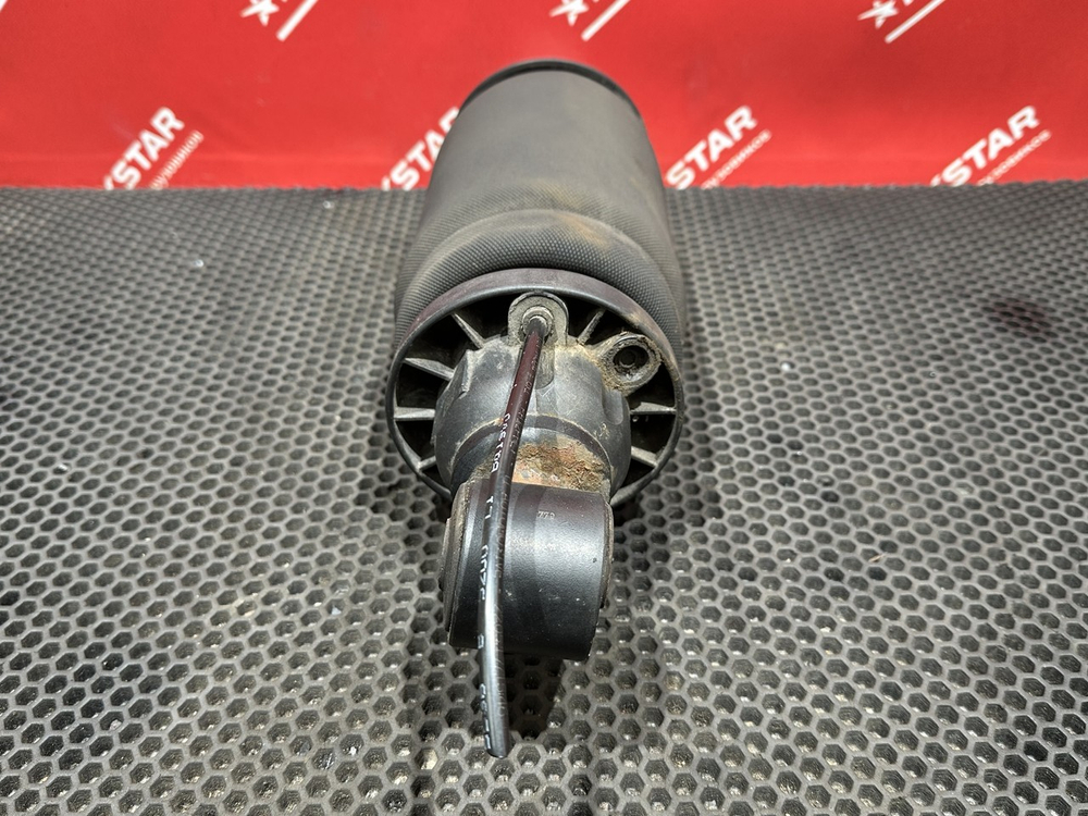 Подушка кабины передняя