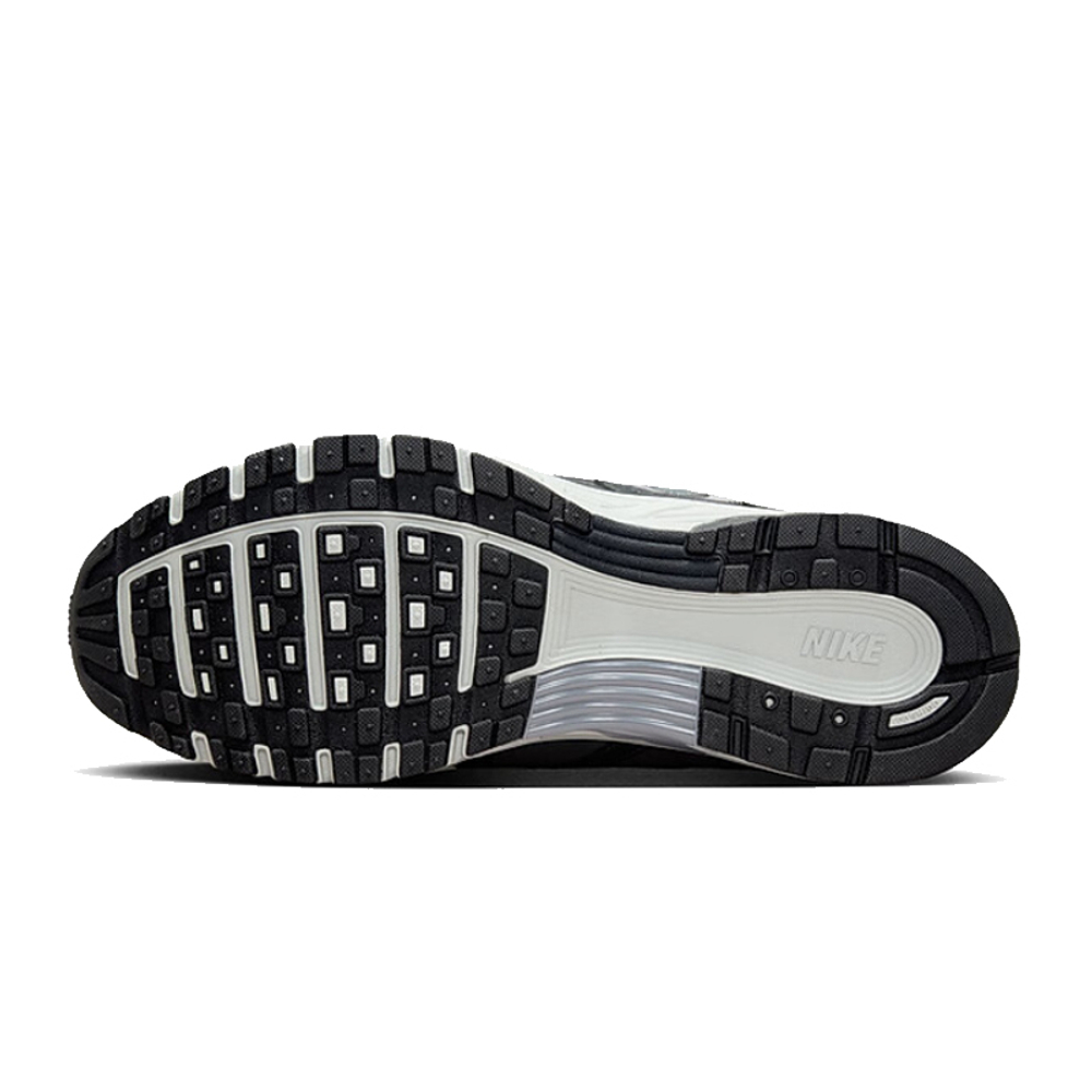Кроссовки Nike P-6000