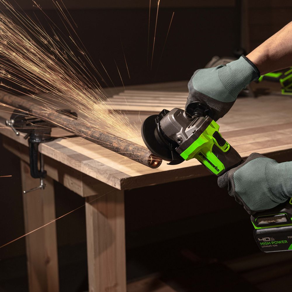 Угловая шлифовальная машина акк. Greenworks AG590, 24V, б/щет, 125 мм, 8500 об/мин, Anti-Kickback,1х5Ач,ЗУ,кор (3201007CUG)