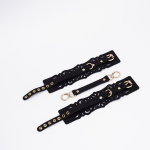 Черный кожаные оковы с узорами и золотистой фурнитурой (Цвет: черный с золотистым)