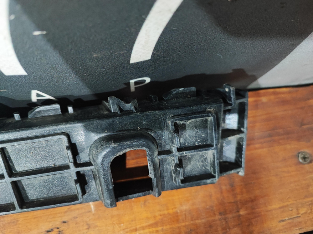 Направляющая заднего бампера Kia Seltos 19-нв Б/У Оригинал 86652Q5000