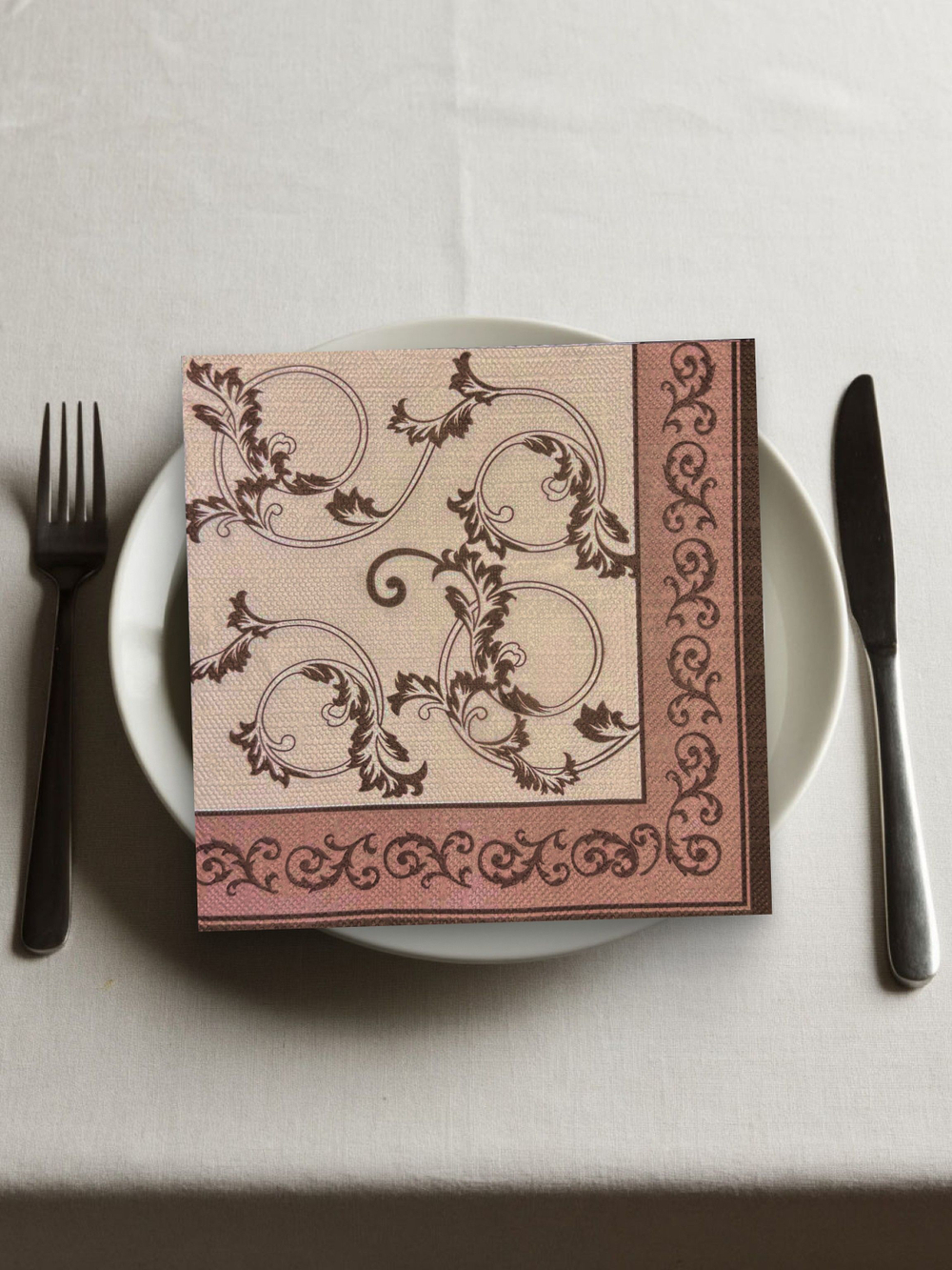 Салфетки бумажные праздничные трёхслойные для сервировки и декупажа Очарование на чёрном