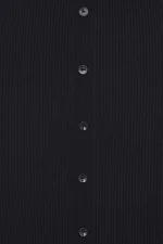 Трикотажное платье на пуговицах