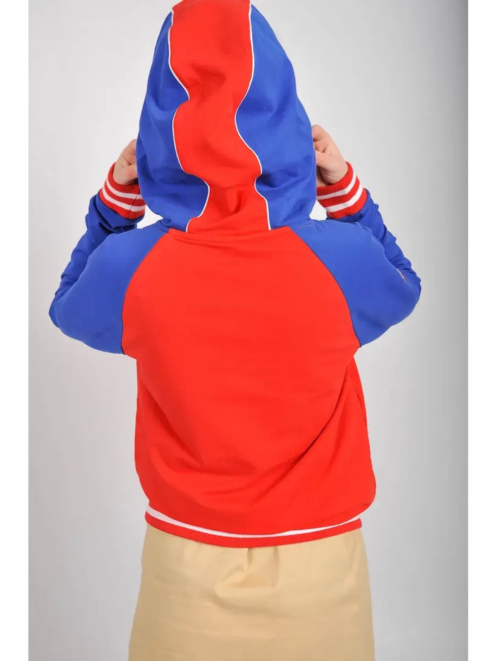 Толстовка с капюшоном