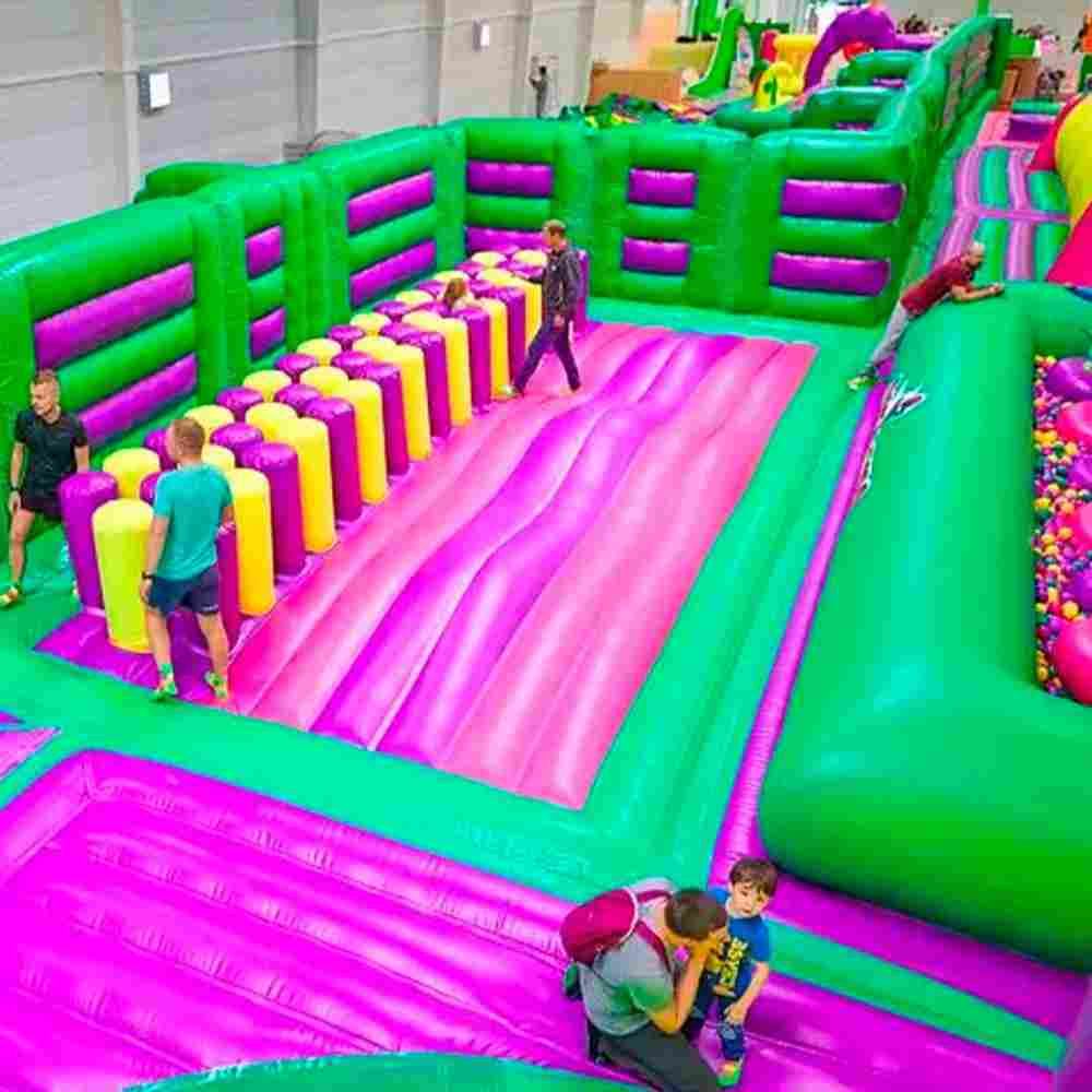 Надувной парк "Поле чудес"