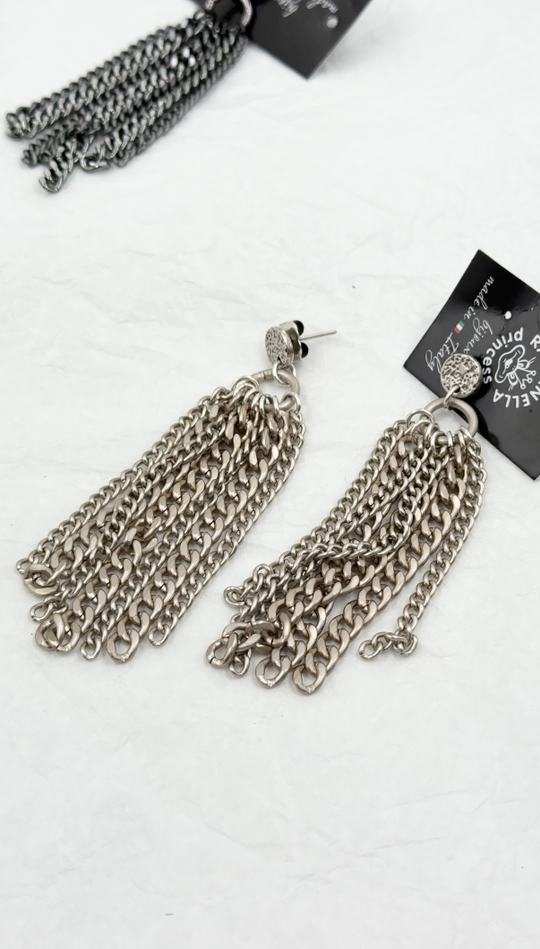 Серьги пусеты с длинными цепочками, оттенок матовое серебро