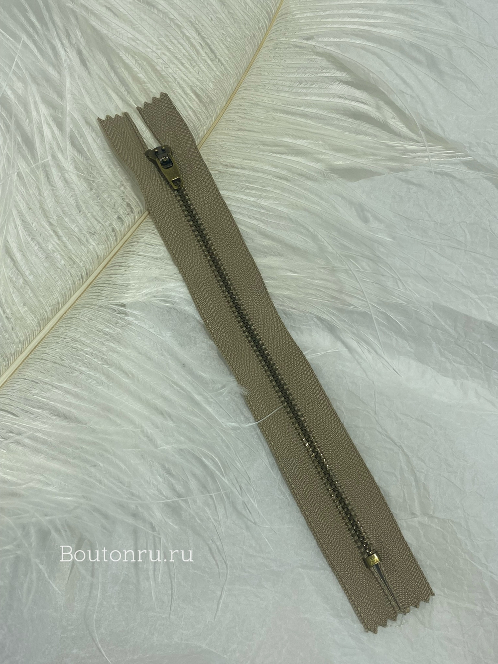 Молния бронзовая серо-бежевая