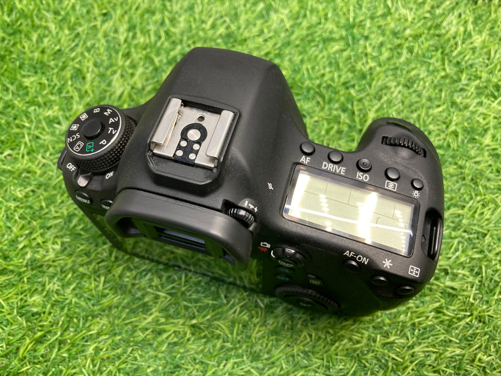 Canon EOS 6D (8.300 кадров)