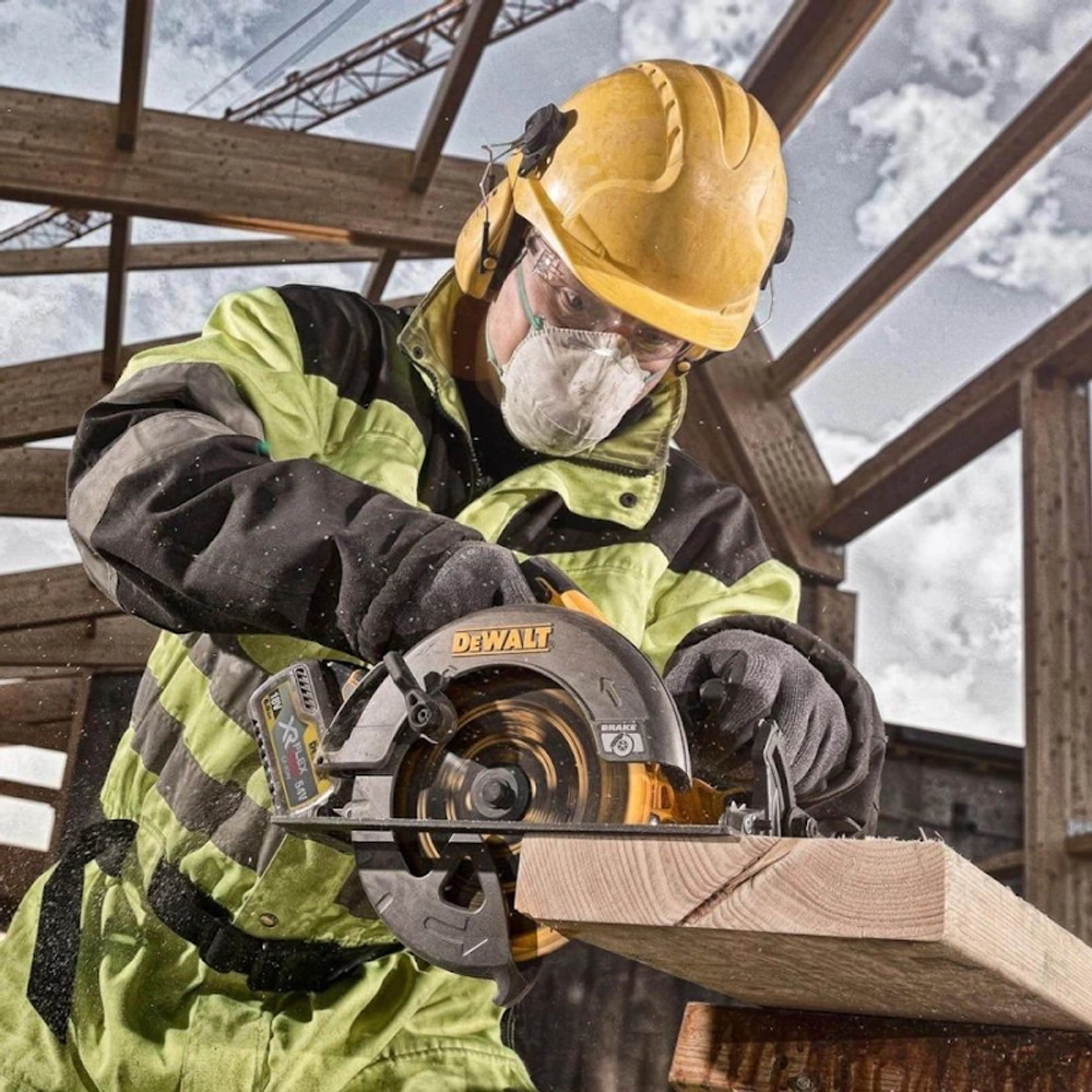 DeWalt DCS576N аккумуляторная дисковая ручная пила (без АКБ и ЗУ)