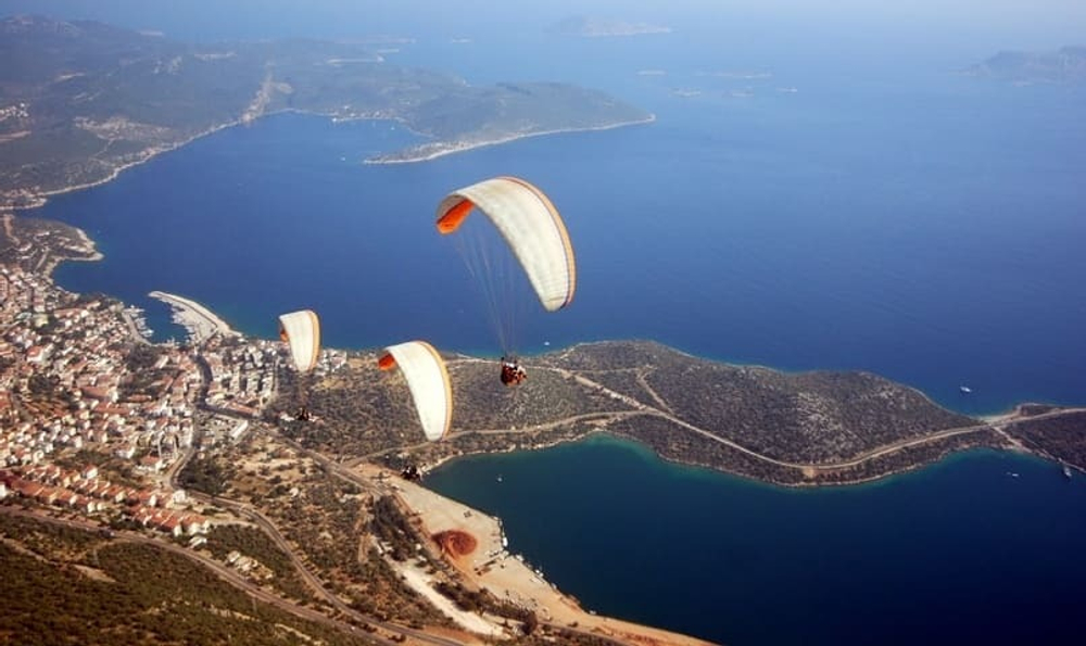 Параглайдинг с горы Тахталы на высоте 2365 м