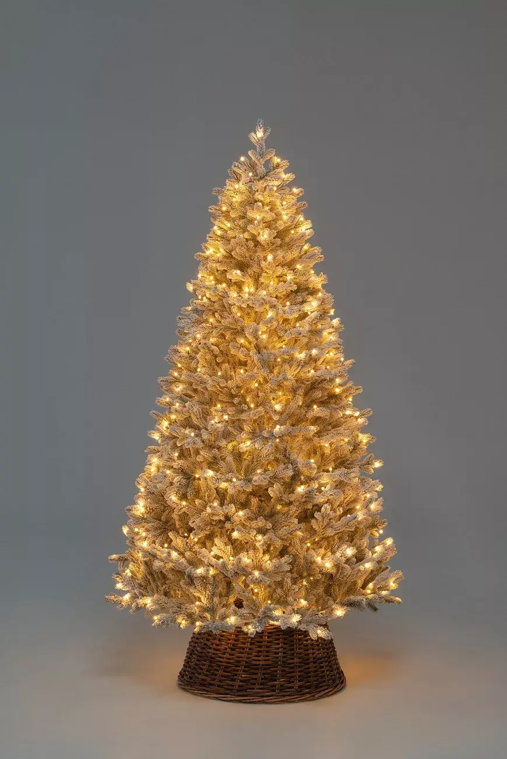 Искусственная елка Алтайская заснеженная 300 см., 885 теплых-белых Led ламп, 100% литая хвоя, ЕлкиТорг (203300)