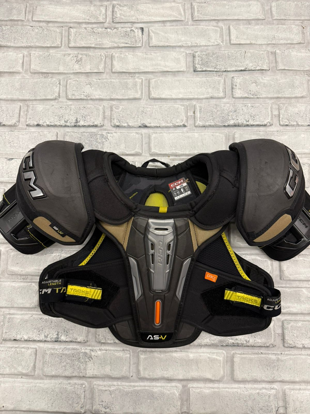 CCM tacks as v JR L