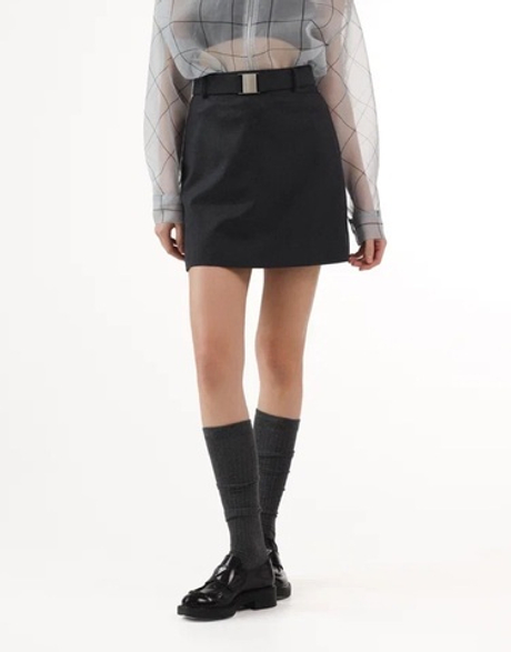 Юбка мини с ремнем в сером цвете