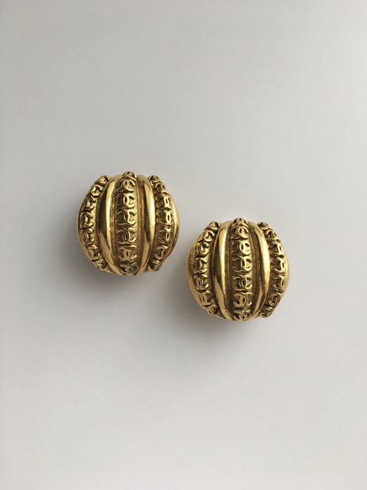 Клипсы с лого Chanel