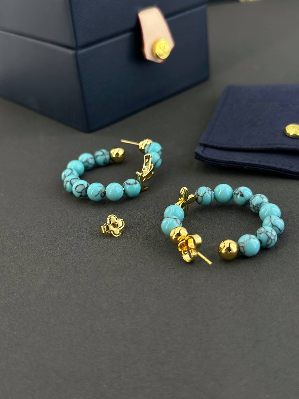 Серьги Louis Vuitton