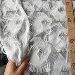 Шифон-жаккард с бахромой Изящный павлин (молочный)