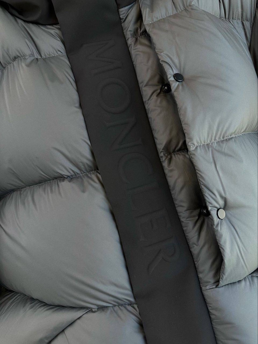 Пуховик Moncler