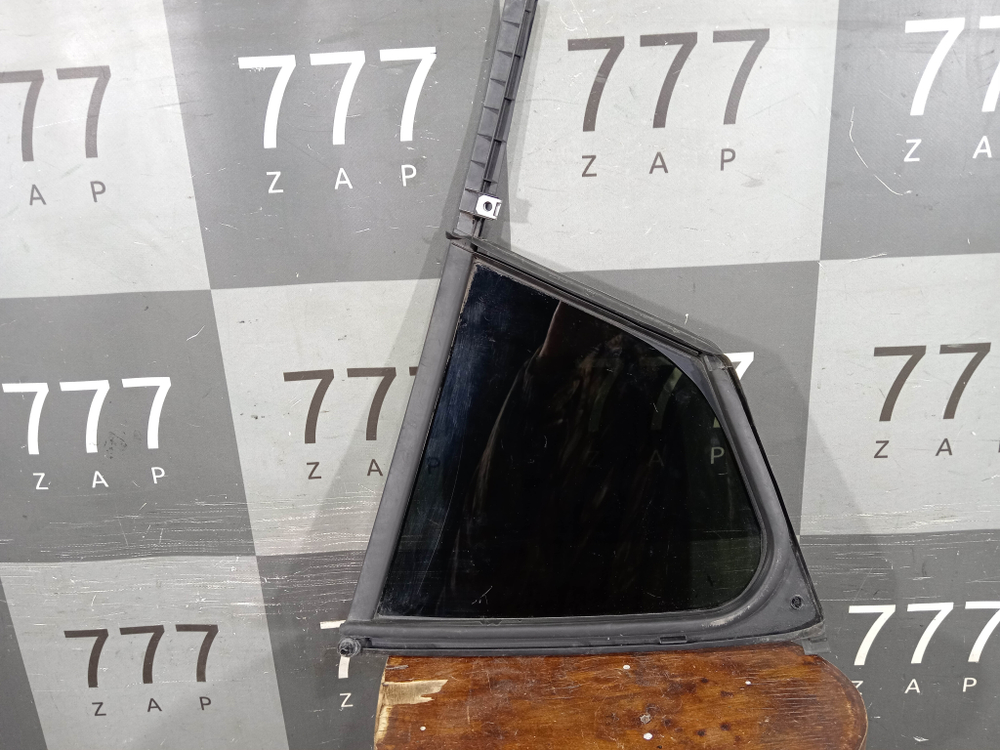 Стекло двери задней правой Skoda Octavia 3 (A7) 13-20 Б/У Оригинал 5E5845213