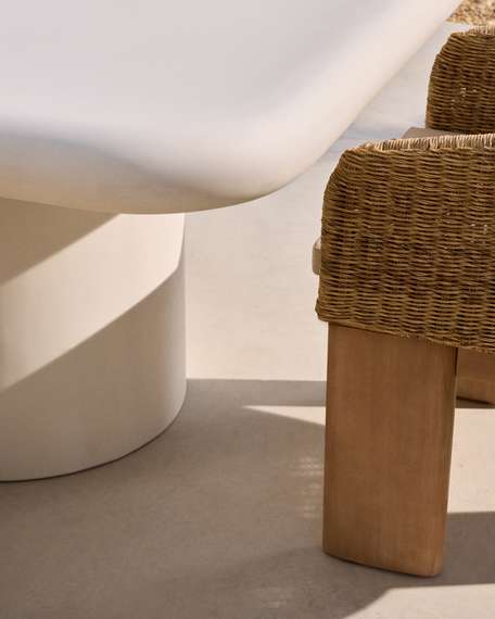 Уличный стол Addaia цемент, белый 135 x 135 см