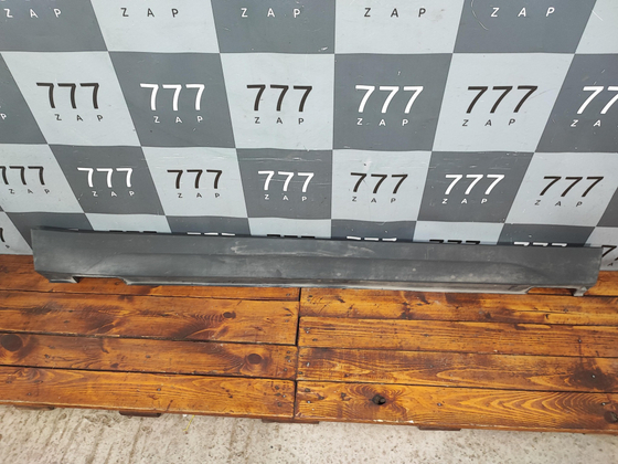 Накладка порога правого Kia Seltos 19-22 Б/У Оригинал 87754q5000