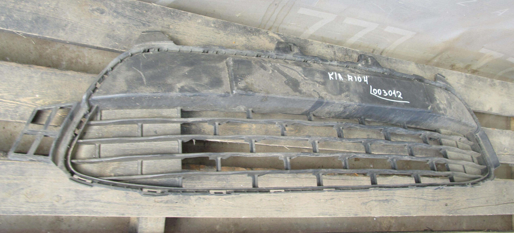 Решетка переднего бампера Kia Rio 4 (FB) 17-20 Б/У Оригинал 86561h0000