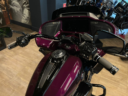 Harley-Davidson CVO Road Glide 121 (Poison Berry) 2025