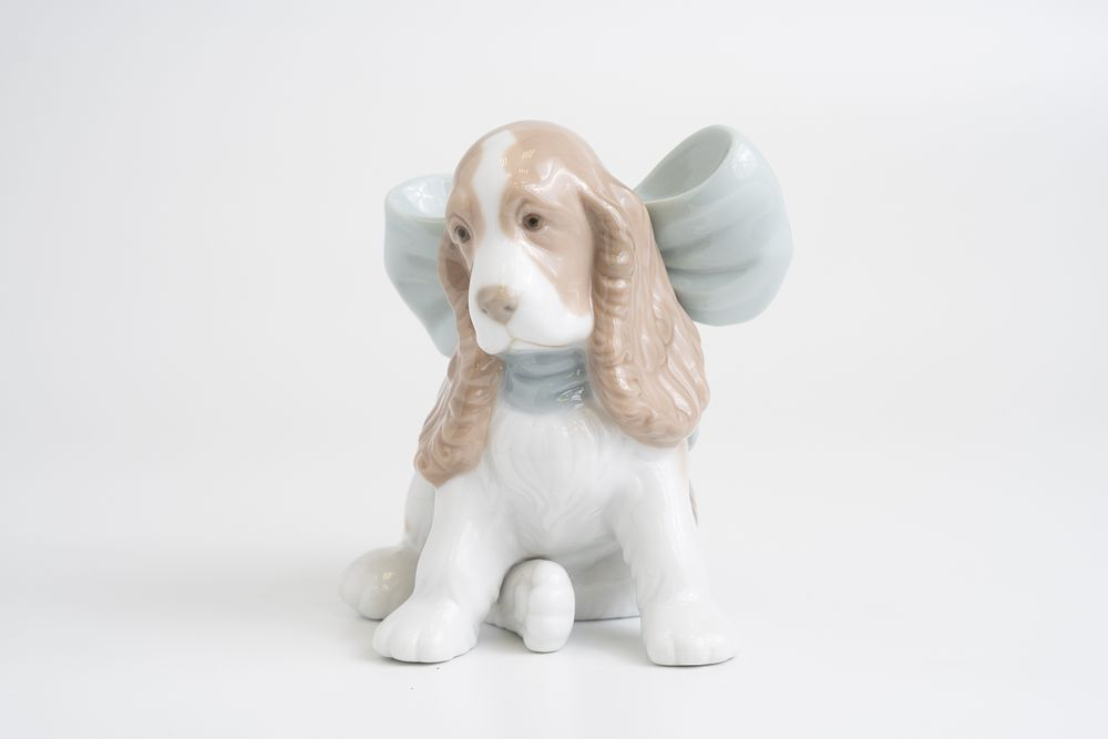 Фарфоровая статуэтка Lladro/Nao «Щенок в подарок» (Puppy Present)