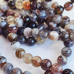 Агат Ботсвана, гладкий шар 8.2 - 8.4мм, цена за нить 13см